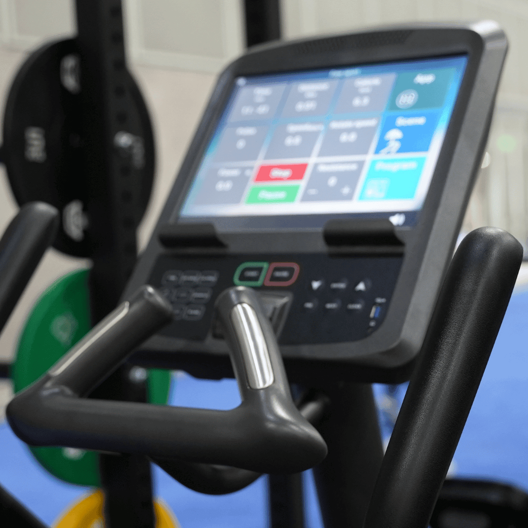 Commercial Elliptical Trainer - Touch Screen - Muscle D Fitness -  Cardio - Cross Trainer