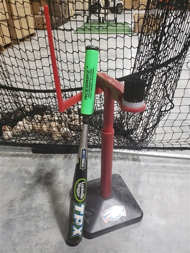 Close-up of the ACEGRIPZ grip slit that slides over the bat handle