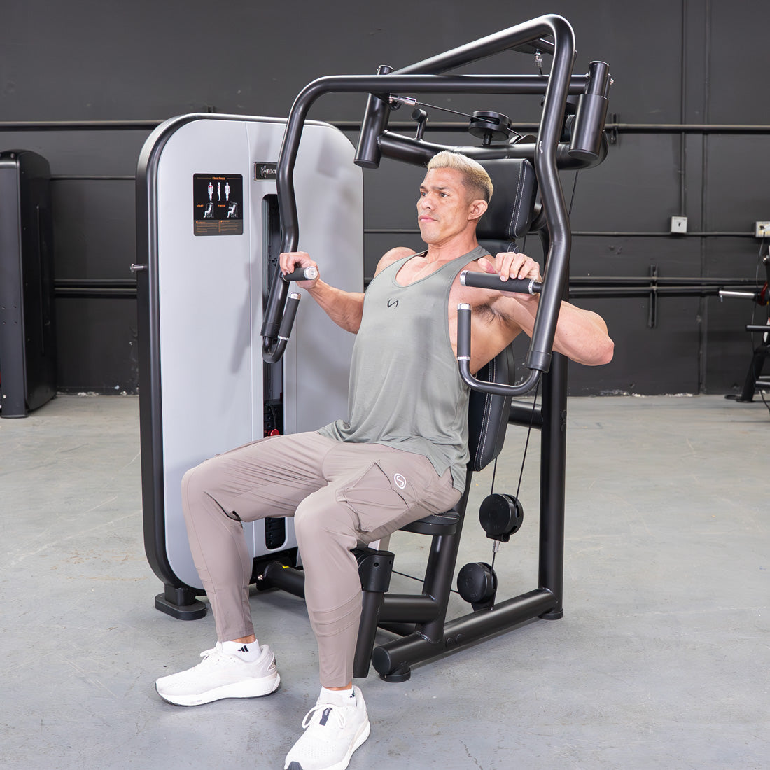 Vogue Chest Press - Muscle D Fitness - Adjustable Seat - Pin Selectorized - Pec Workout