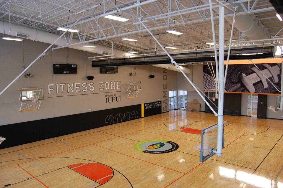 Single Post Front-Braced Front-Folding Ceiling Hung Basketball Backstop